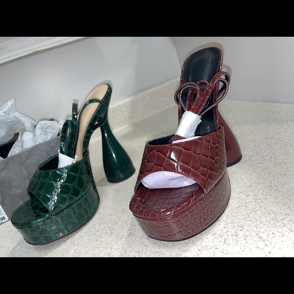Snake Skin Platform Chunky Heels Size 9 In Colors Green And Brown